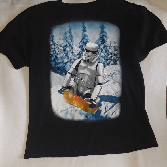 Star Wars Vfifthsun Stormtrooper Sledding T-shirt - Picture 1 of 4